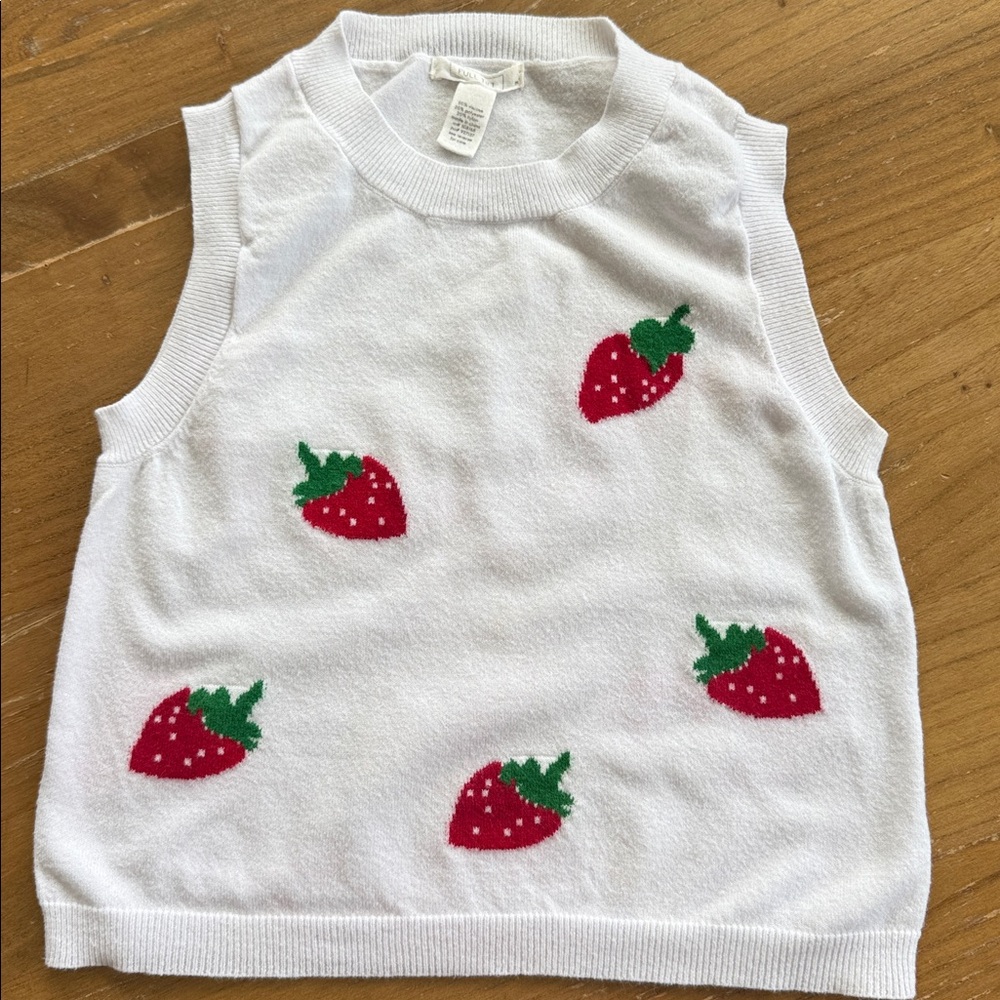 5 for $25 🌈 bundle Full Tilt Strawberry White Knit Top sleeveless girls size M